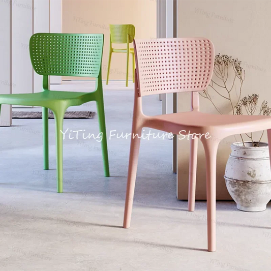 Chaises de salle à manger modernes nordiques Chaises de salle à manger à dossier confortable en plastique Chaises de salle à manger modernes du milieu du siècle Meubles de maison