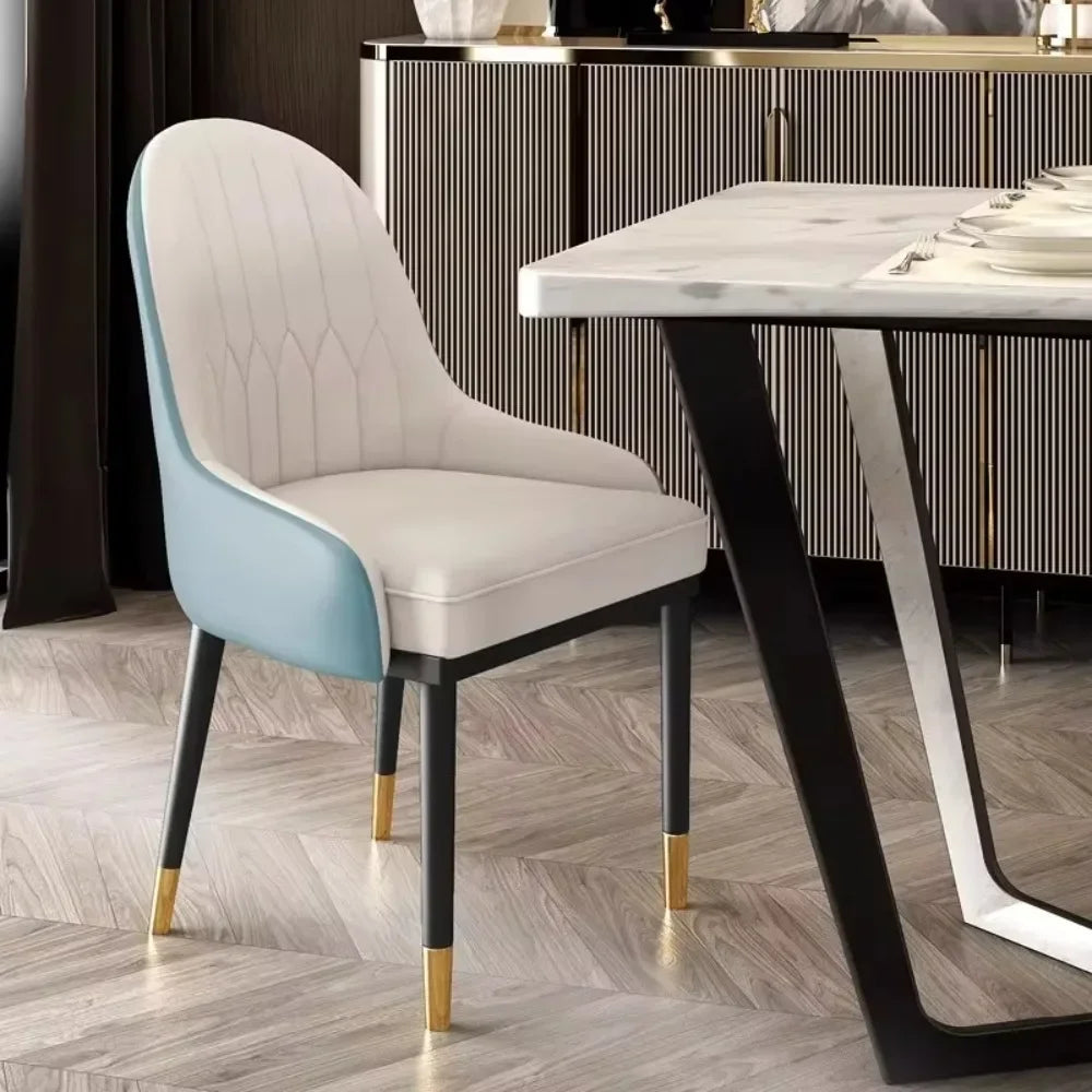 Chaise de salle à manger nordique de luxe en cuir PU, chaises de salle à manger pour la maison, pieds en métal avec dossier, pack souple, chaises de salle à manger commerciales simples et modernes