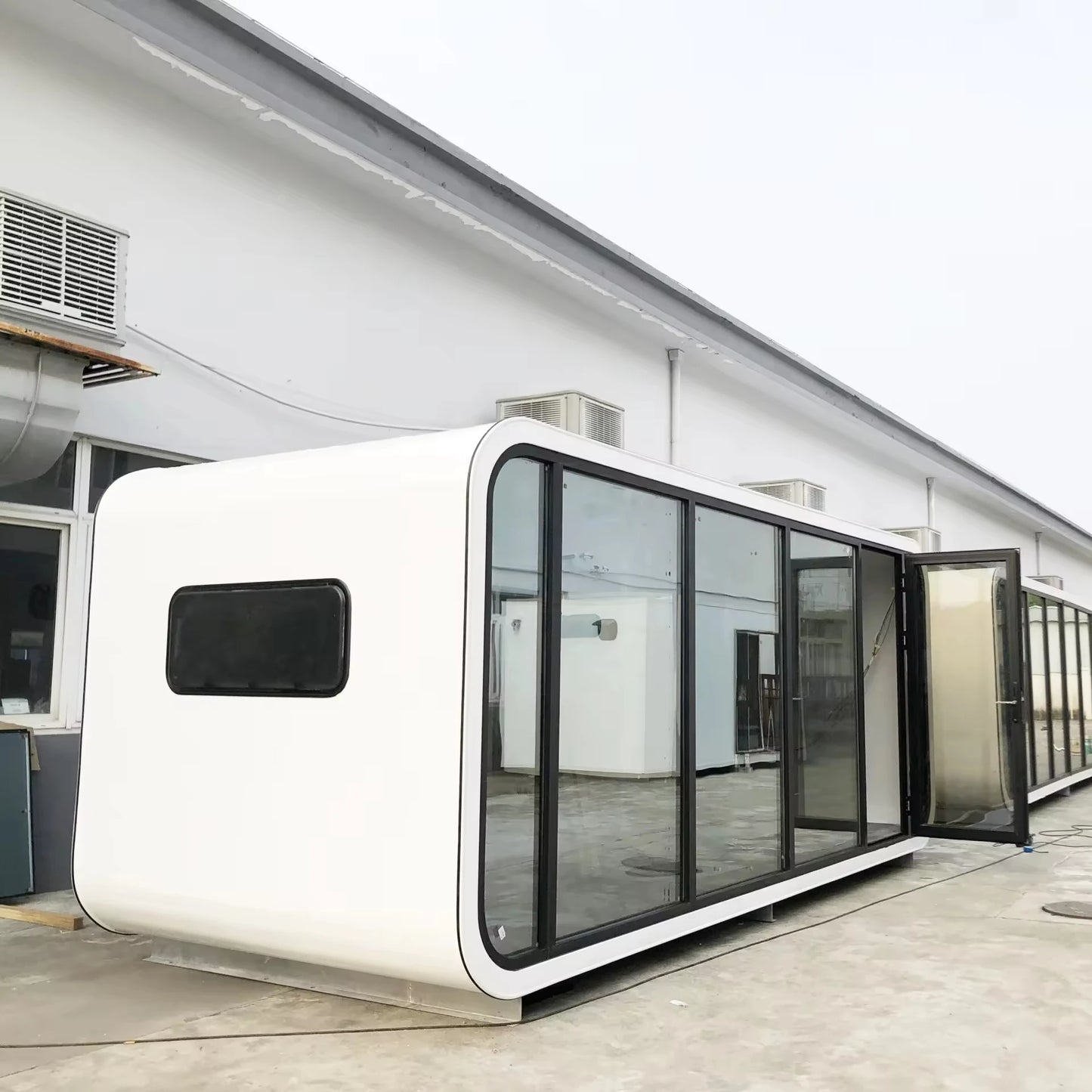 Capsule House Mobile Modern Tiny Prefabricated hotel Prefab container Home Villas Isolated Two Bedroom Luxury Sunrooms