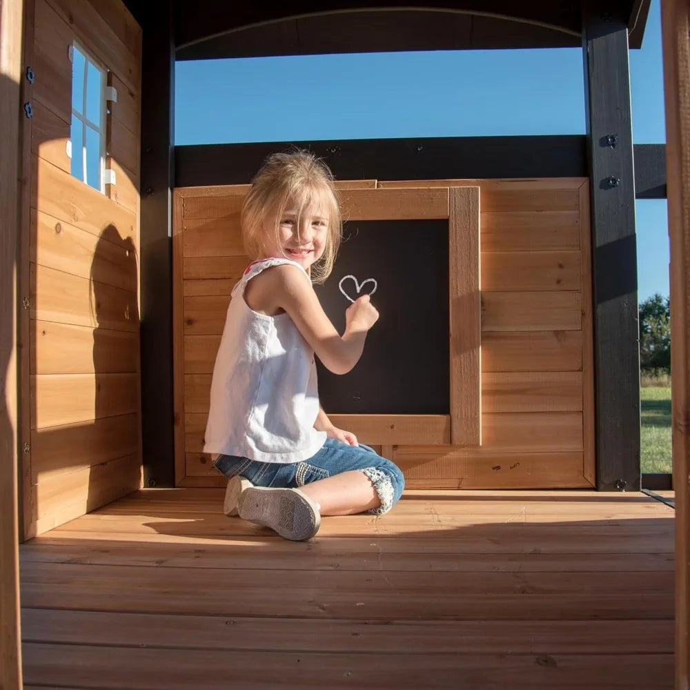 Maison de jeux, ensemble de balançoires en bois de cèdre Backyard Discovery Canyon Creek avec toboggan à vagues gris, maison de jeux avec gril, nourriture en plastique, aire de pique-nique