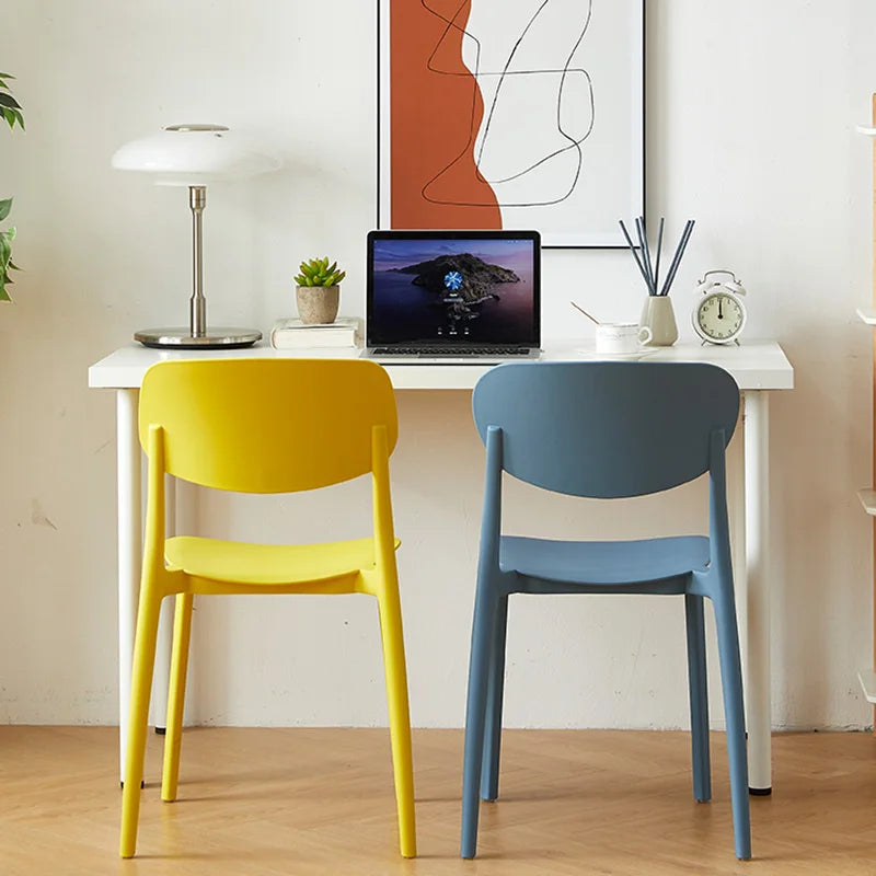 Chaises de salle à manger en plastique de cuisine Chaises de salle à manger nordiques modernes européennes ultralégères à la mode Sillas Comedor Ensembles de meubles de jardin