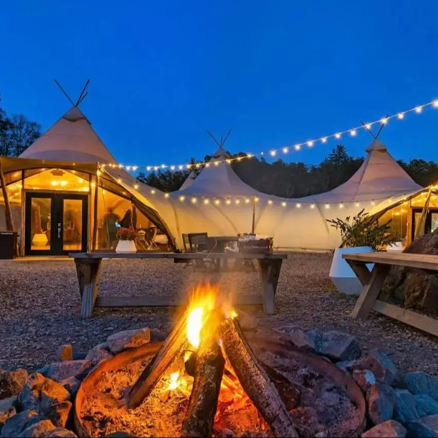 Tente d'hôtel de luxe en tissu à membrane tendue pour événements de festivals en plein air, PVC respectueux de l'environnement, grande tente tipi à membrane tendue