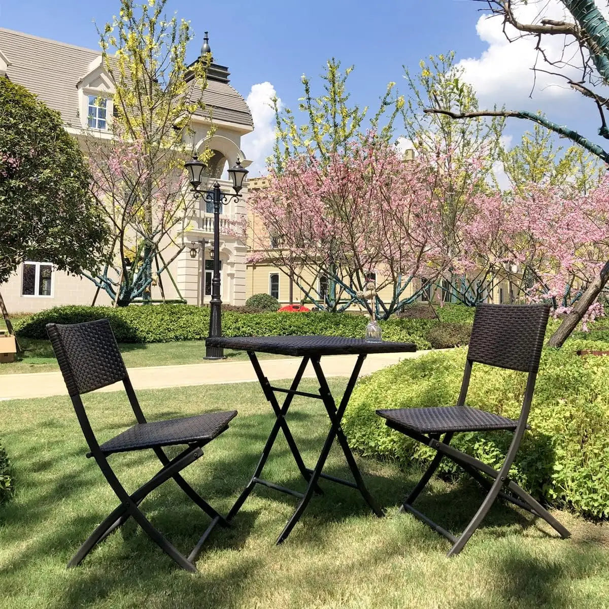 Ensemble de 3 chaises de bistrot pliantes en rotin tissées à la main pour petit balcon, meubles de patio avec table carrée légère