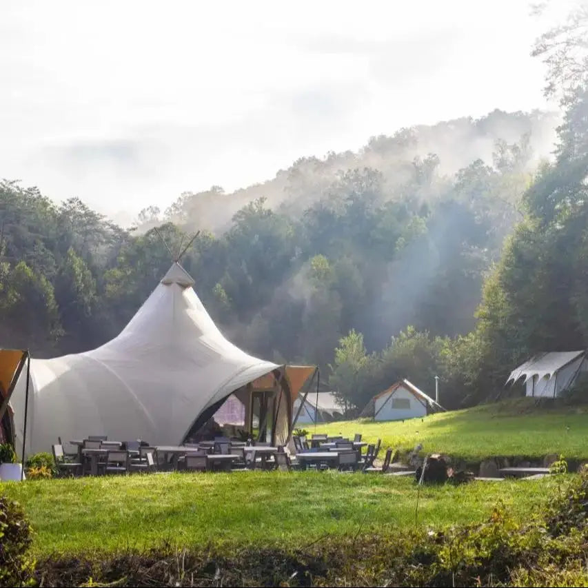 Tente d'hôtel de luxe en tissu à membrane tendue pour événements de festivals en plein air, PVC respectueux de l'environnement, grande tente tipi à membrane tendue