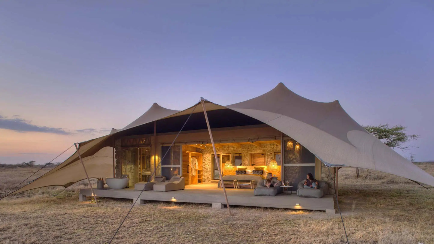 Tentes extensibles d'extérieur Tente de safari de luxe pour glamping Tentes extensibles d'extérieur pour hôtel Tente de luxe légère et étanche Pyramid Glamping familial