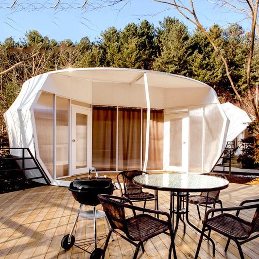 Tente de camping de forme spéciale en structure d'acier pour camp de vacances, salle de bain extérieure, tente d'hôtel de luxe en forme de beignet