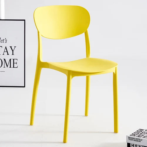 Chaises de salle à manger en plastique de cuisine Chaises de salle à manger nordiques modernes européennes ultralégères à la mode Sillas Comedor Ensembles de meubles de jardin