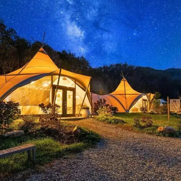 Tente d'hôtel de luxe en tissu à membrane tendue pour événements de festivals en plein air, PVC respectueux de l'environnement, grande tente tipi à membrane tendue